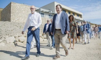 El Excmo. Sr. Presidente de la Junta de  Extremadura, Sr. D. Guillermo Fernández Vara y el Presidente-fudador de Fundación Phi, Félix Balboa, encabezando la comitiva